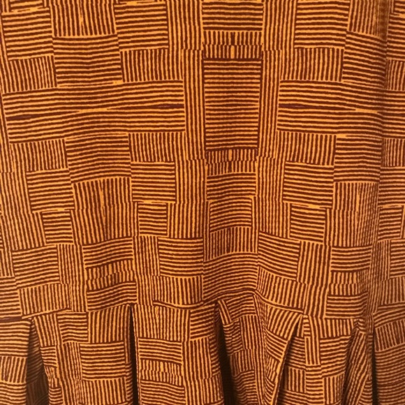 🌟SOLD🌟LuLaRoe Amelia - Picture 2 of 7